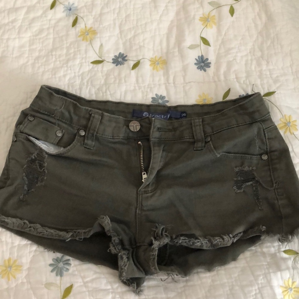 Army green Shorts